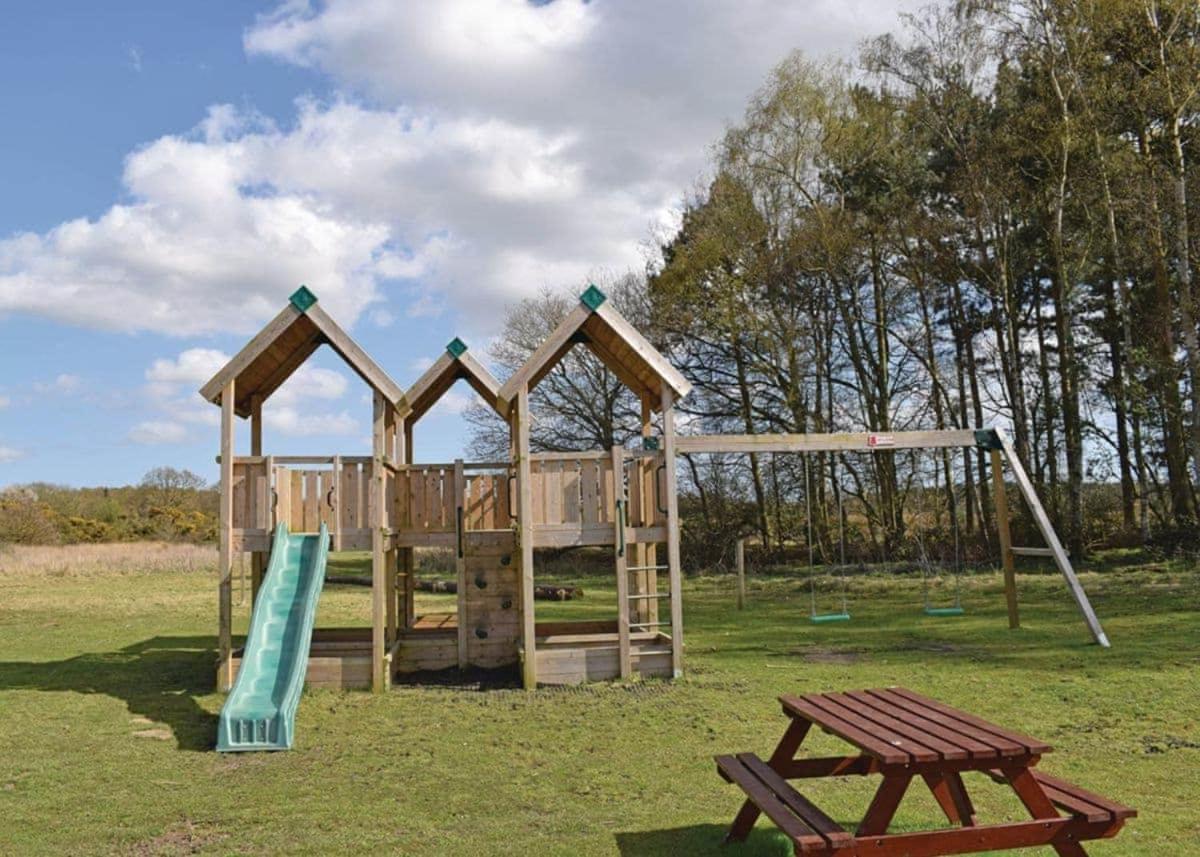 Woodhall Country Park Lodges Woodhall Spa Exterior photo