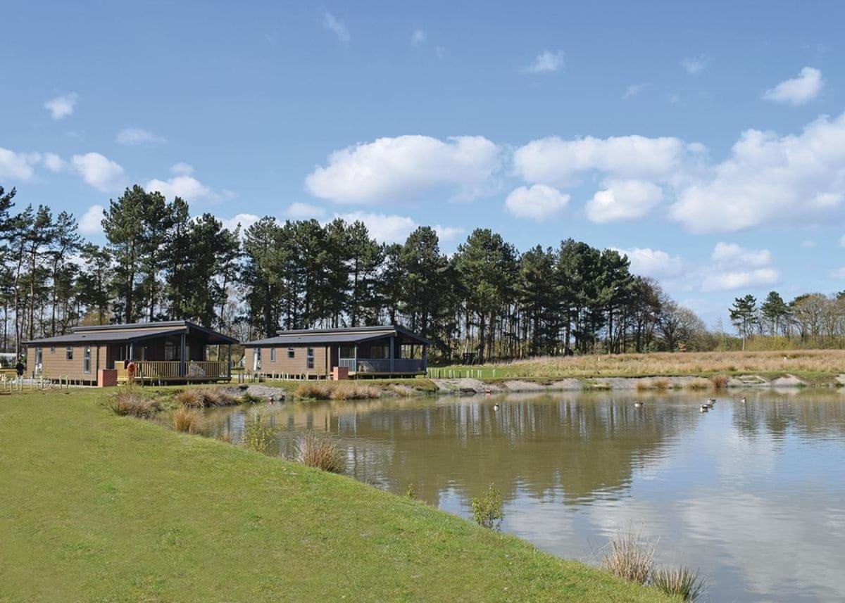 Woodhall Country Park Lodges Woodhall Spa Exterior photo