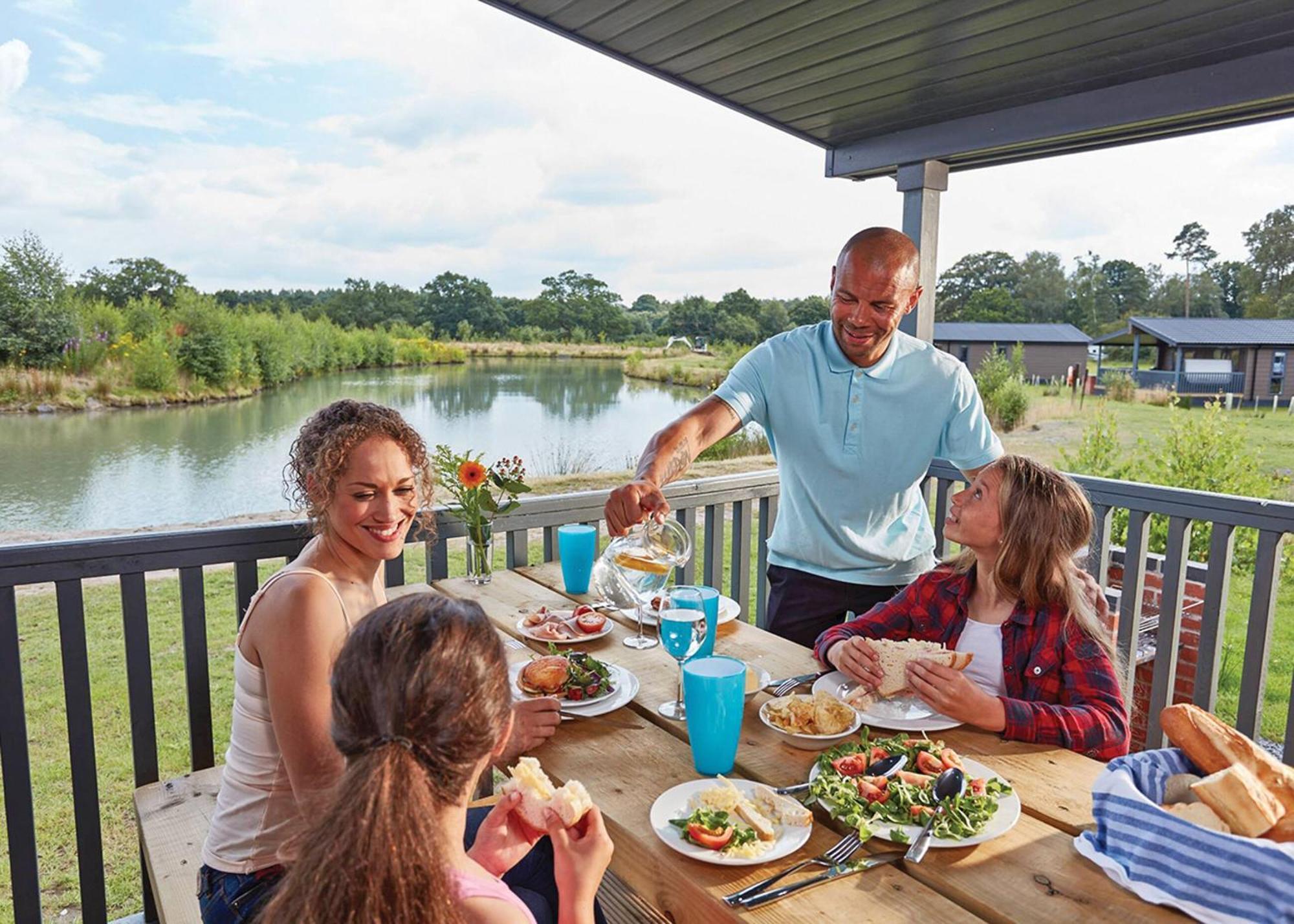 Woodhall Country Park Lodges Woodhall Spa Room photo